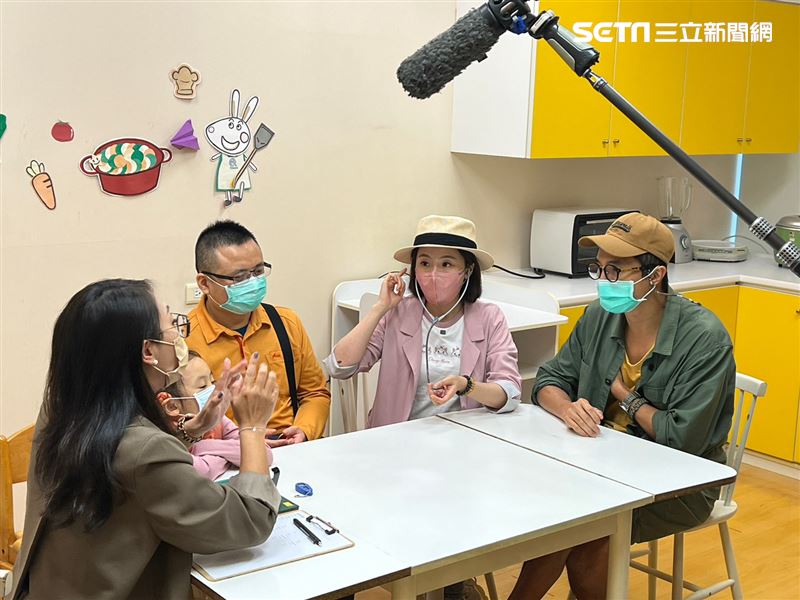 雅文兒童聽語文教基金會的聽覺口語教學法特別將學習融入日常生活中，讓聽損兒童藉由遊戲，自然學會傾聽和說話