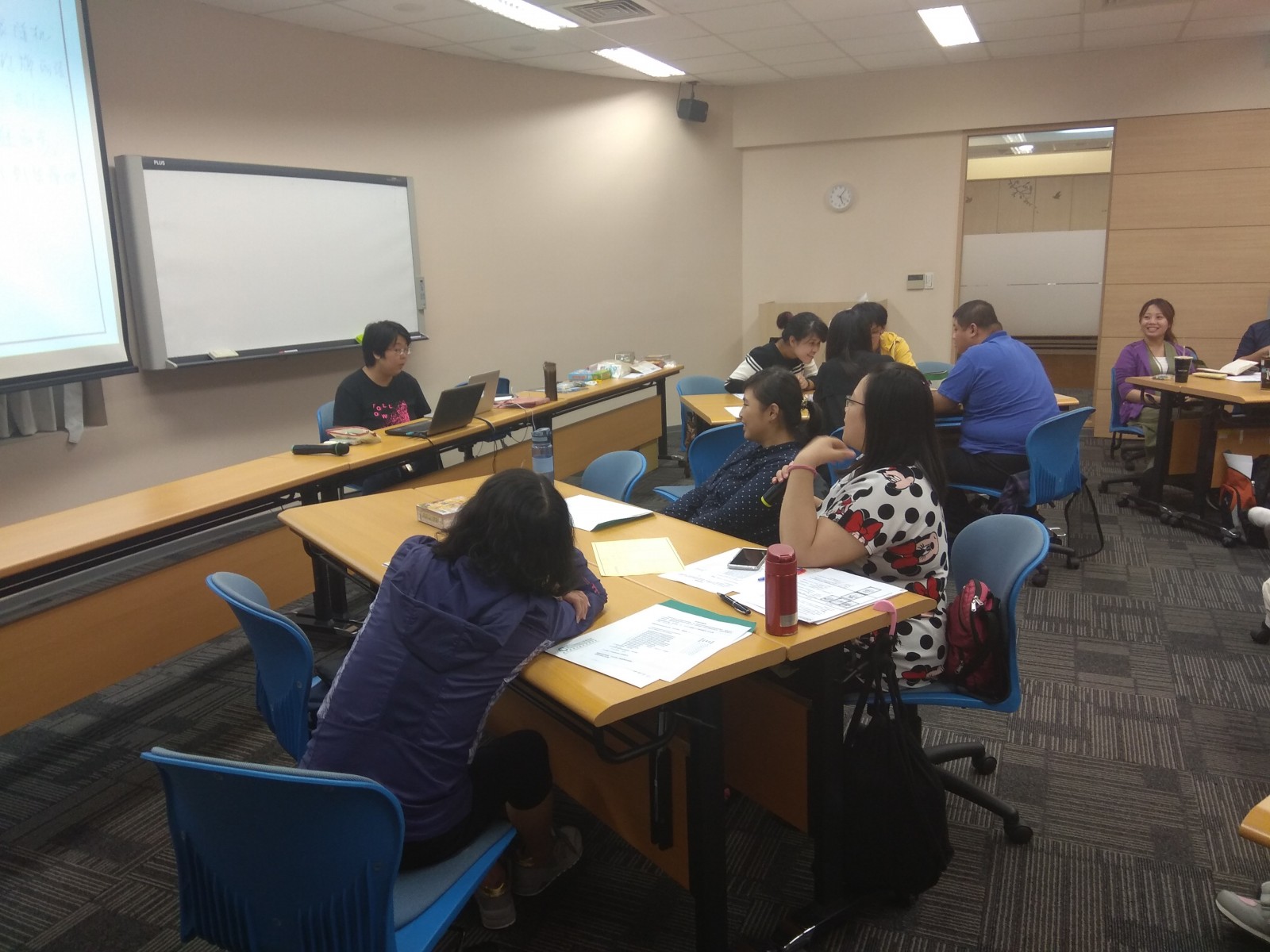 Ms. Li-Jun Liu from Taiwan Association of Game-based Education introduced board games and how to apply them into teaching materials.